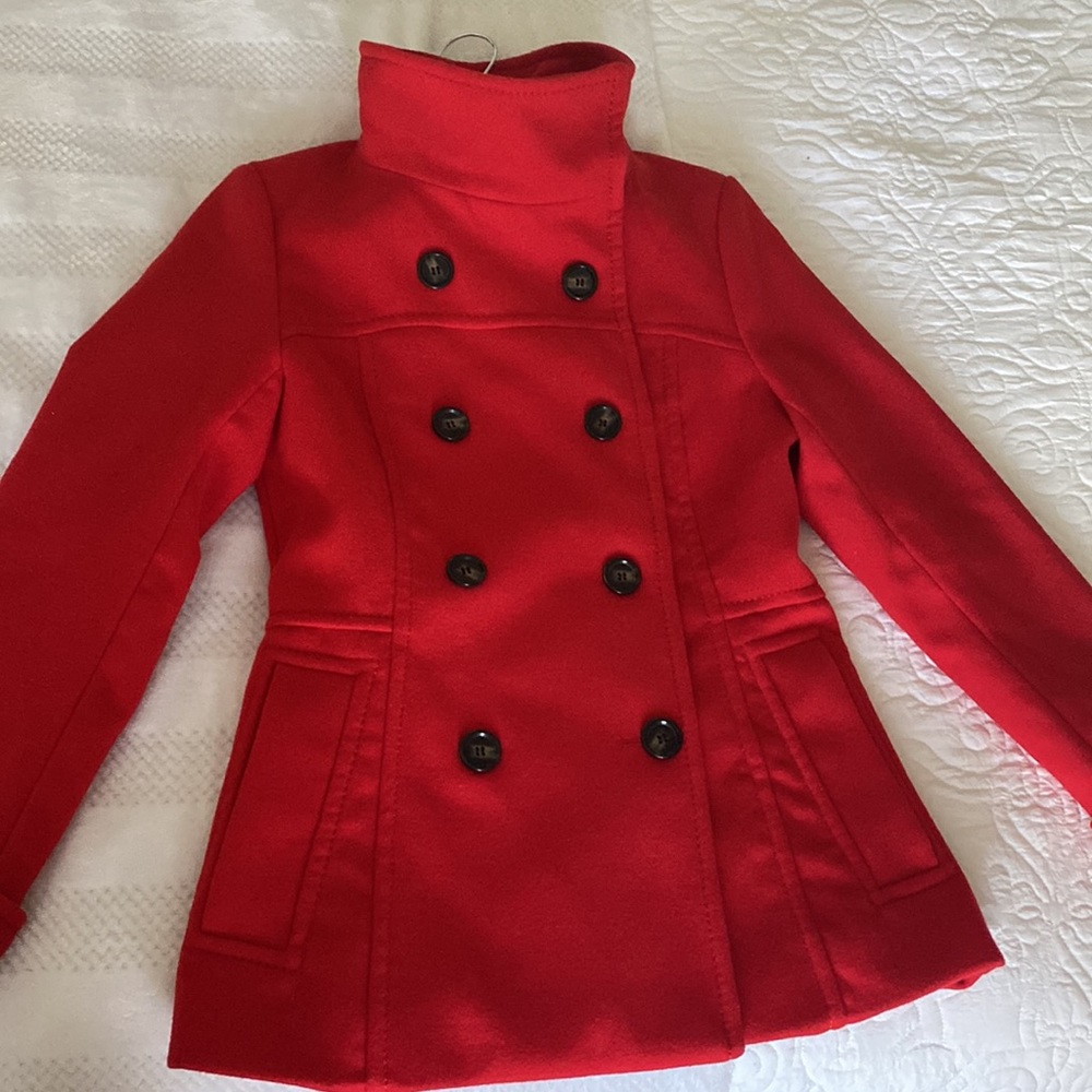 Red coat - Picture 3 of 3